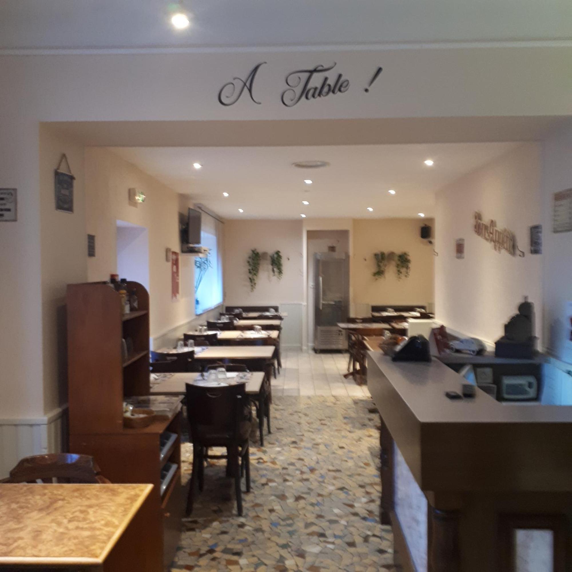 Hotel Restaurant Le Centre Comblanchien Экстерьер фото